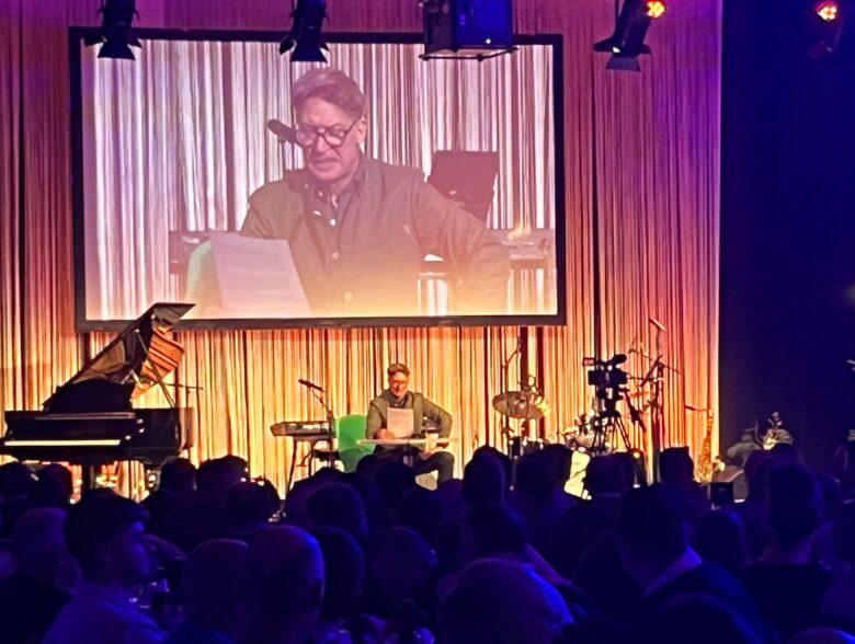 Liveauftritt mit Videoprojektion bei der Weihnachtsfeier von Pöttinger